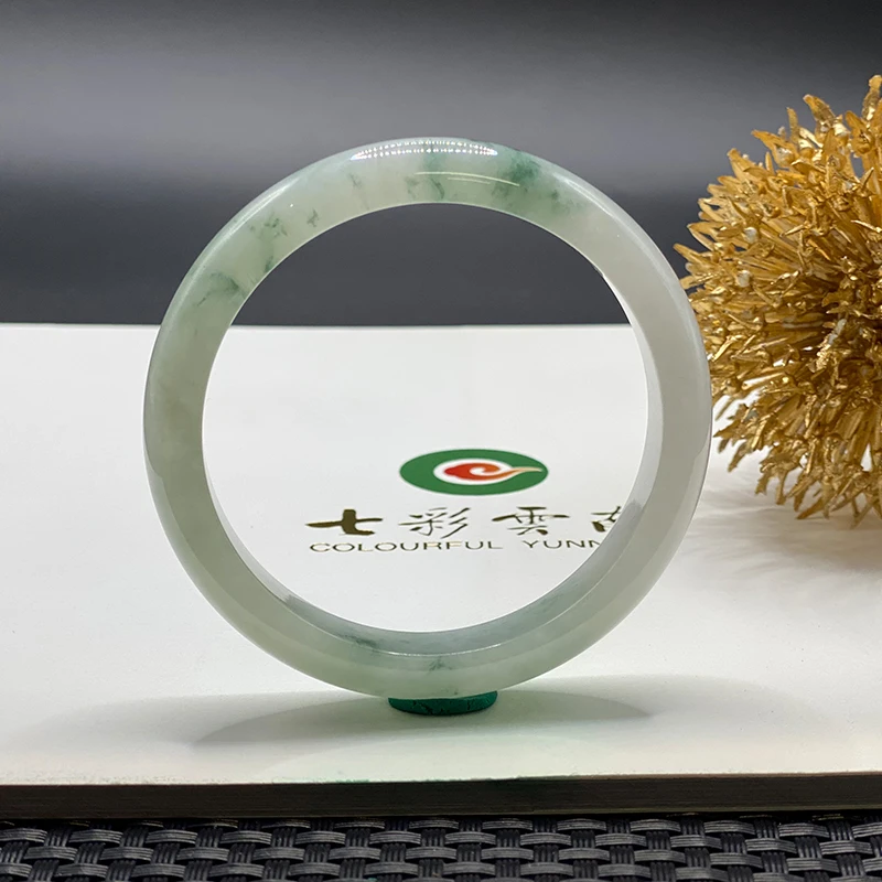 Colourful Yunnan/七彩云南冰种飘绿花翡翠手镯