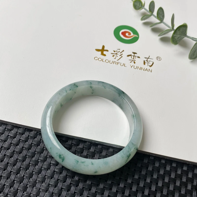 Colourful Yunnan/七彩云南冰种飘花翡翠手镯