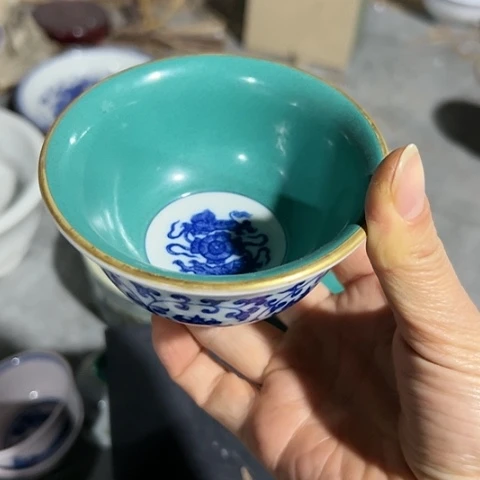 碗江****手绘松石绿压手杯