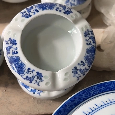 碗青花牡丹烟灰缸