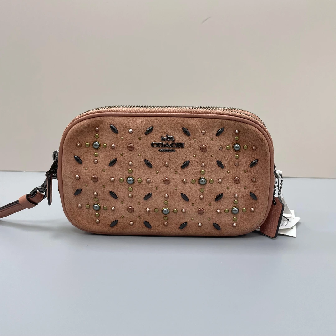 95新 COACH/蔻驰 粉色麂皮铆钉相机包19x123x4cmC122206