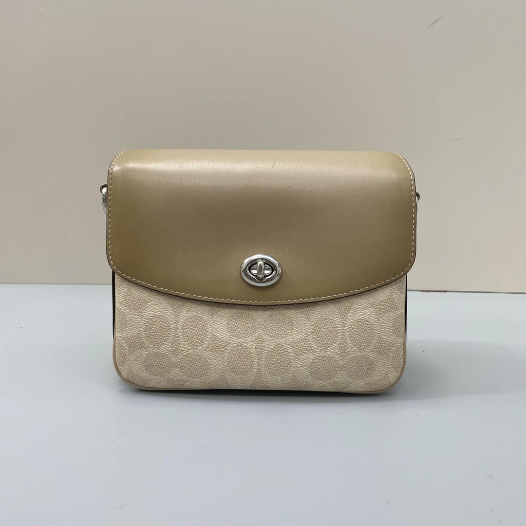 95新 COACH/蔻驰 Cassie19 奶茶色老花邮差包19x17x7cmC122911