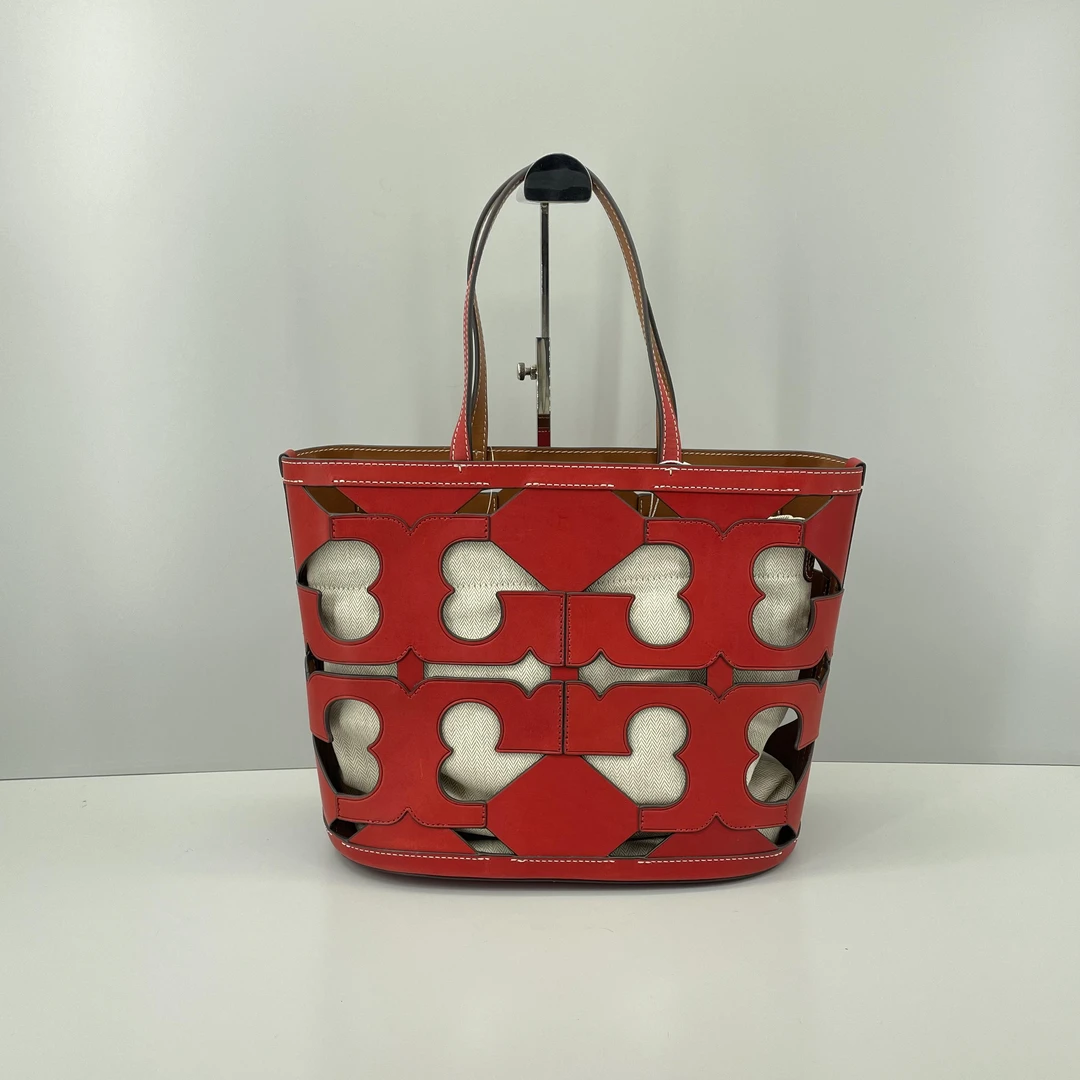 95新 TORY BURCH/汤丽柏琦 红色镂空手提包30*25*14cmD112709