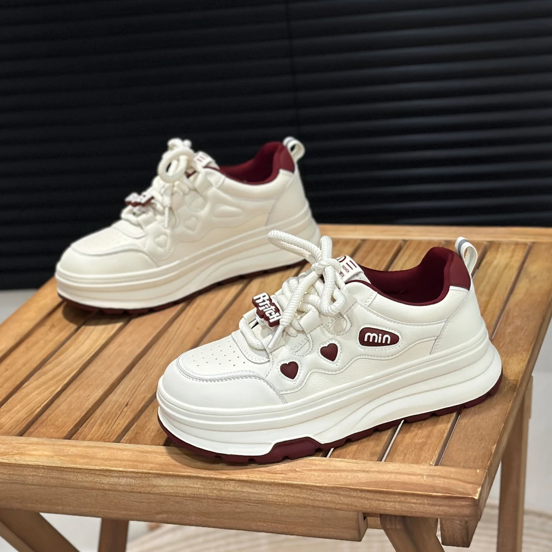 真皮板鞋厚底洋气百搭时尚轻便2024秋冬新款鞋子系带休闲小白鞋女