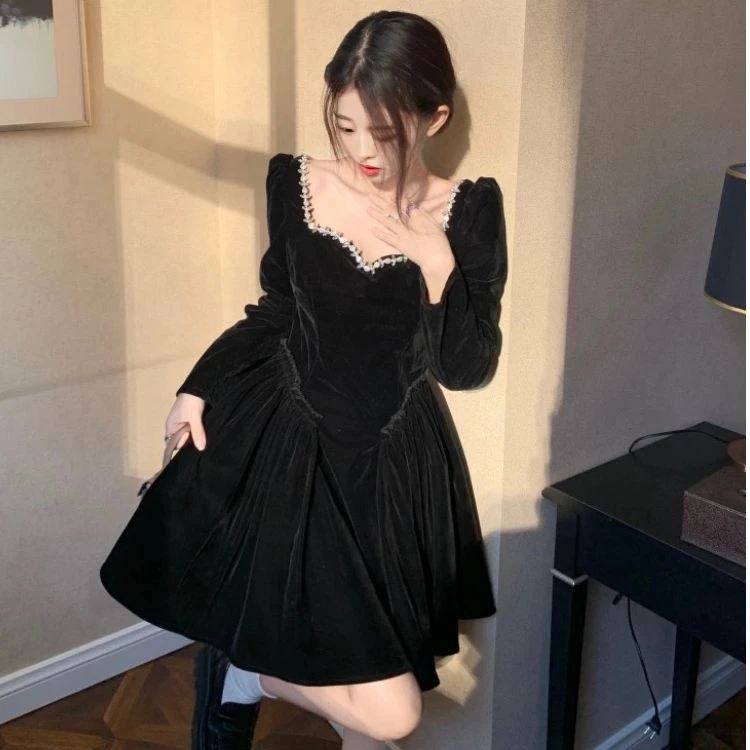 红色礼服法式复古丝绒连衣裙女秋冬漂亮mm气质千金感性感小黑裙