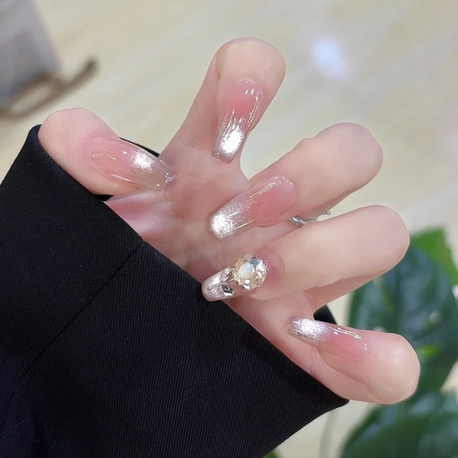 川美佳断码《微醺玫瑰》爆闪美甲高级感玫瑰钻猫眼纯手工穿戴甲秋冬