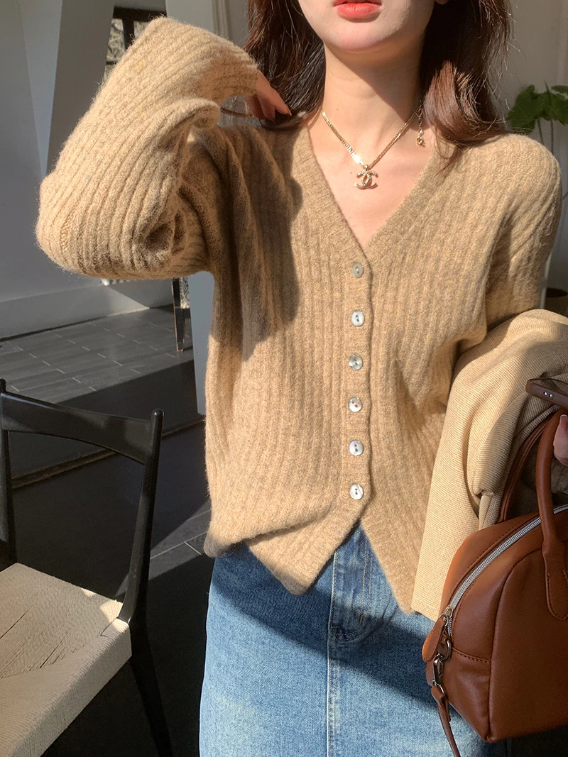 NGGAI 2024秋冬新款韩系温柔休闲纽扣针织打底衫内搭单穿上衣