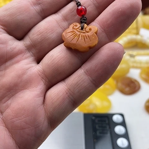 琥珀手链未镶嵌吊坠