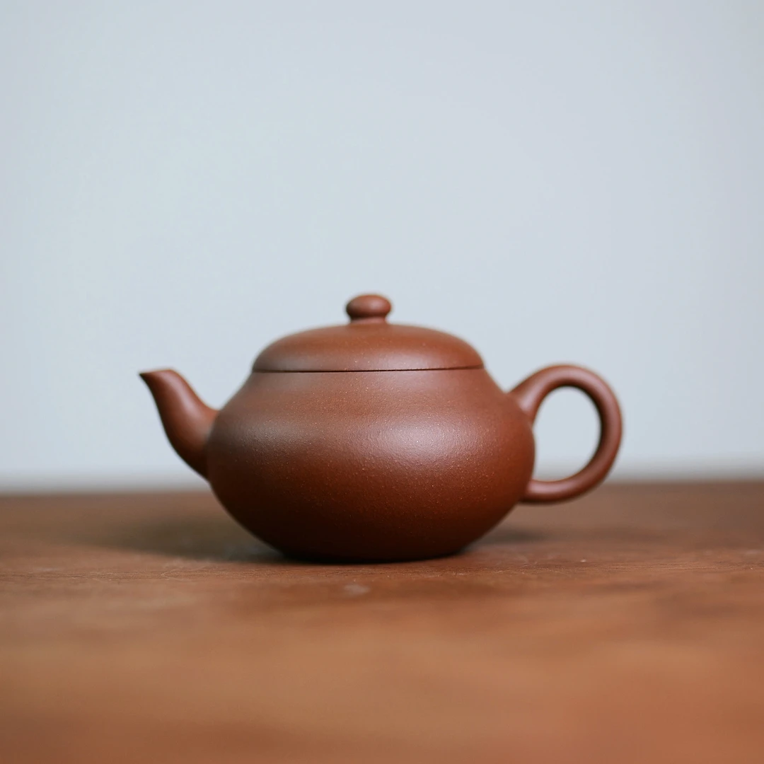 《出窑》宜兴紫砂壶原矿紫泥扁梨120cc