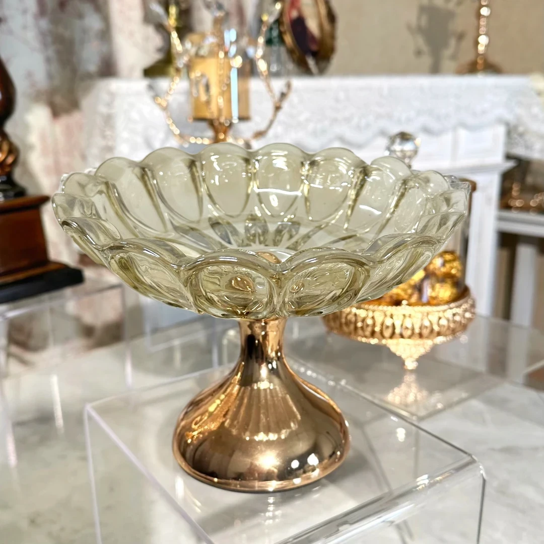 北欧高档轻奢羽毛水晶家用客厅零食干果透明创意果盘羽毛状果盘