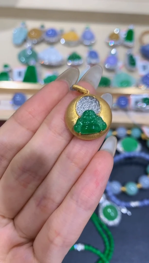 【闪购商品】翡翠吊坠(不含链)18K金镶嵌30团购