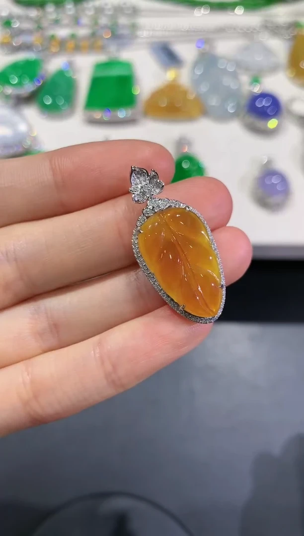 【闪购商品】翡翠颈饰18K金镶嵌14团购中国好珍宝