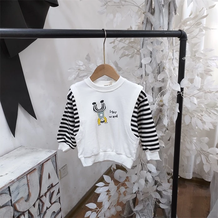 Y090白色拼接上衣童装