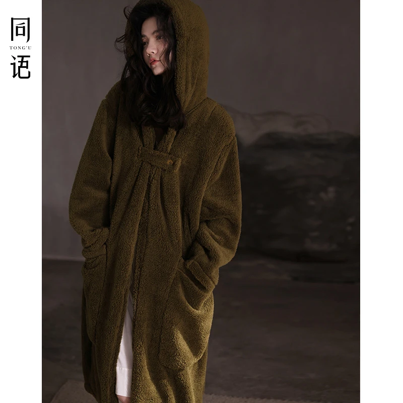 同语睡袍女冬季珊瑚绒加厚连帽家居服法兰绒睡衣女士加绒秋冬浴袍