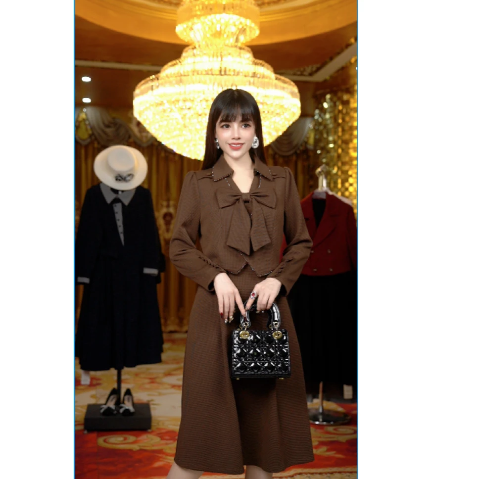 2025秋季新款时尚气质假两件减龄显瘦高端法式长袖遮肚子连衣裙女