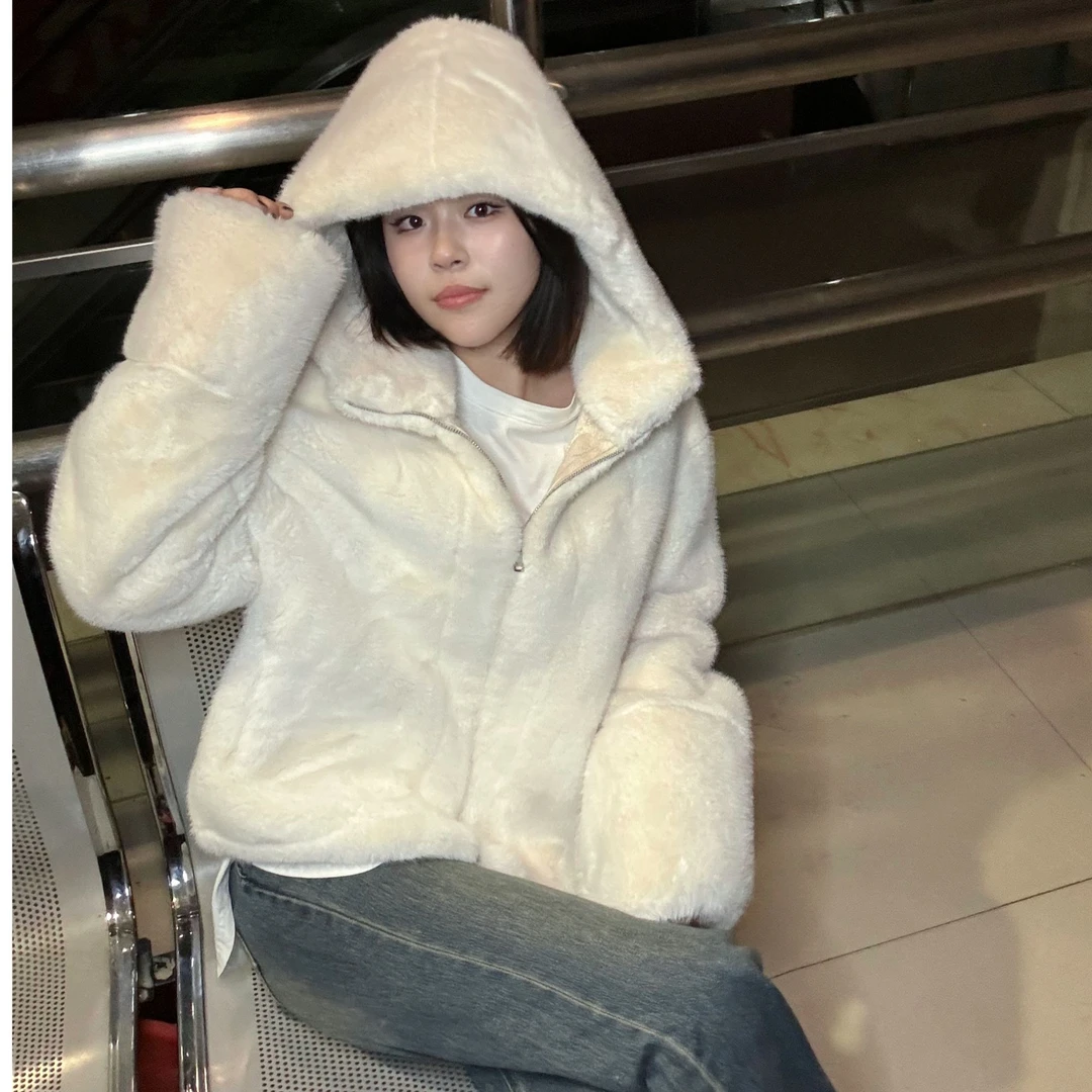 【崔崔CC】”成熟姐姐“白色拉链式冬季连帽毛毛外套