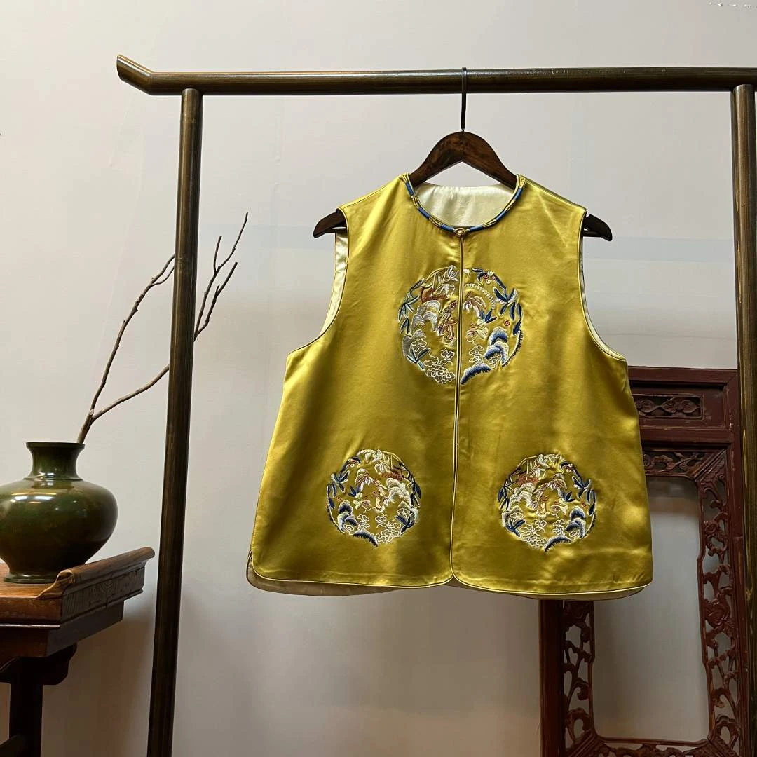 【青梅】祥云纹重工手绣马甲M40054