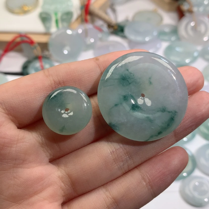 【闪购商品】翡翠挂件未镶嵌飞**达