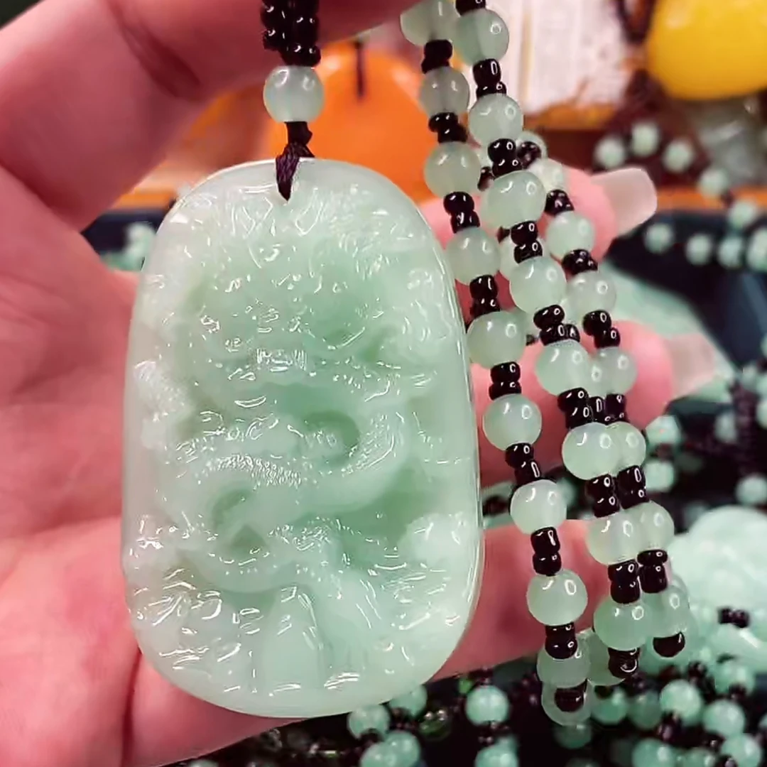 1.浅绿龙牌经典百搭男女同款吊坠