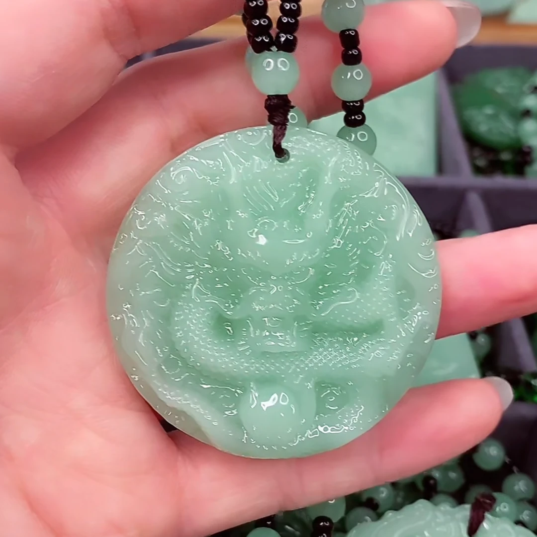 1.浅绿圆龙牌吊坠经典百搭男女同款