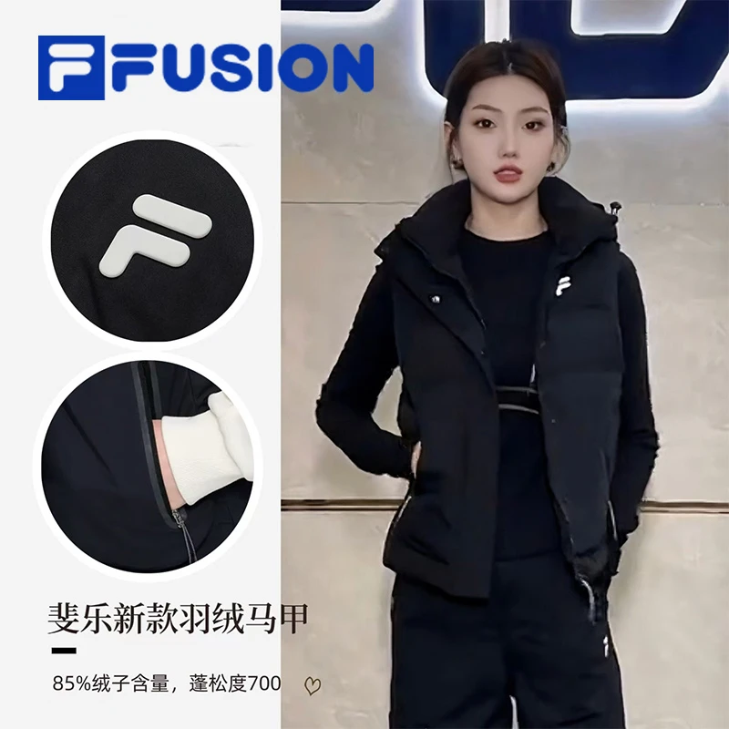 FILA斐乐冬季保暖羽绒马甲女士户外运动休闲连帽外套T11W441901F