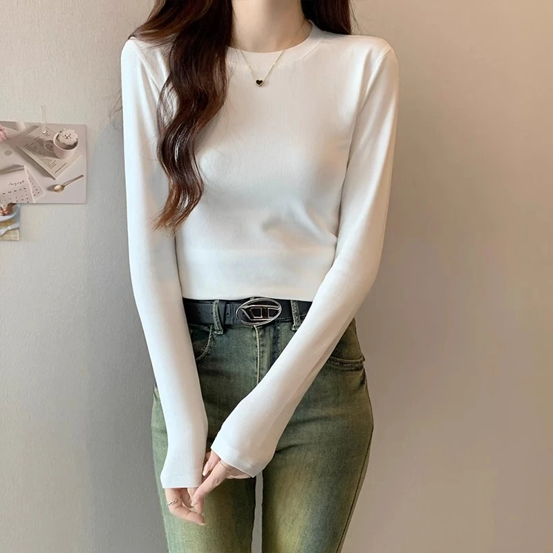 白色复古修身显瘦圆领T恤女秋冬装新款多巴胺内搭打底衫长袖上衣