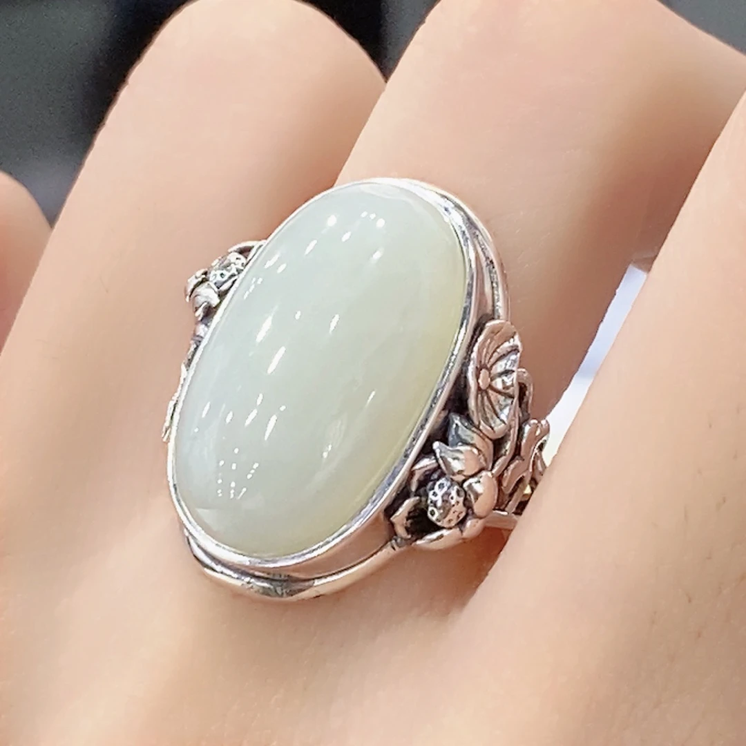 重工荷塘月色大椭圆和田玉戒指