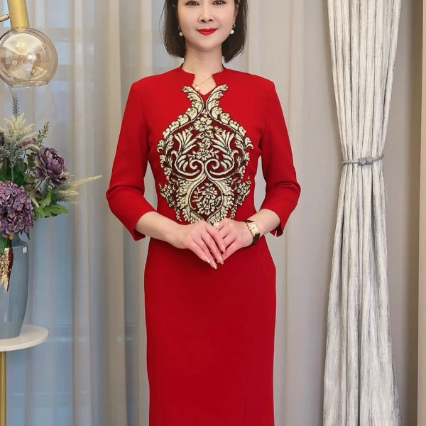 喜妈妈改良旗袍中式刺绣礼服结婚敬酒服显瘦高档酒红色喜宴连衣裙