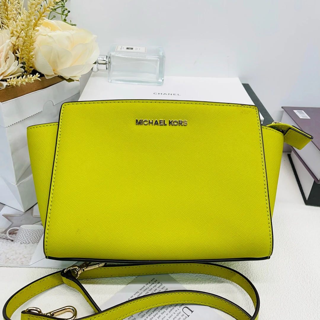 95新 MICHAEL KORS/迈克高仕 柠檬黄皮革金标肩背包10065571