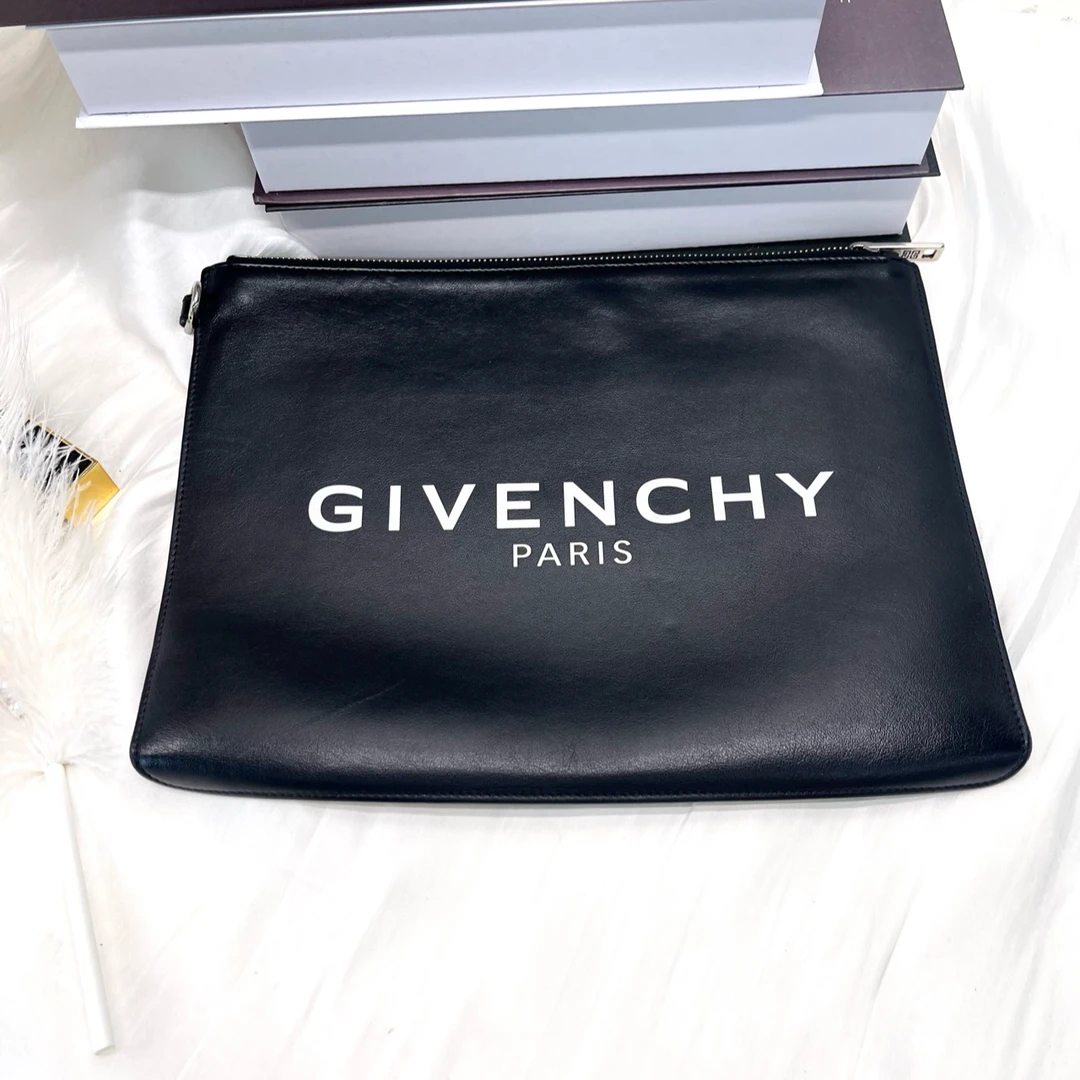 95新 Givenchy/纪梵希 GIVENCHY纪梵希黑色全皮手拿包9278972
