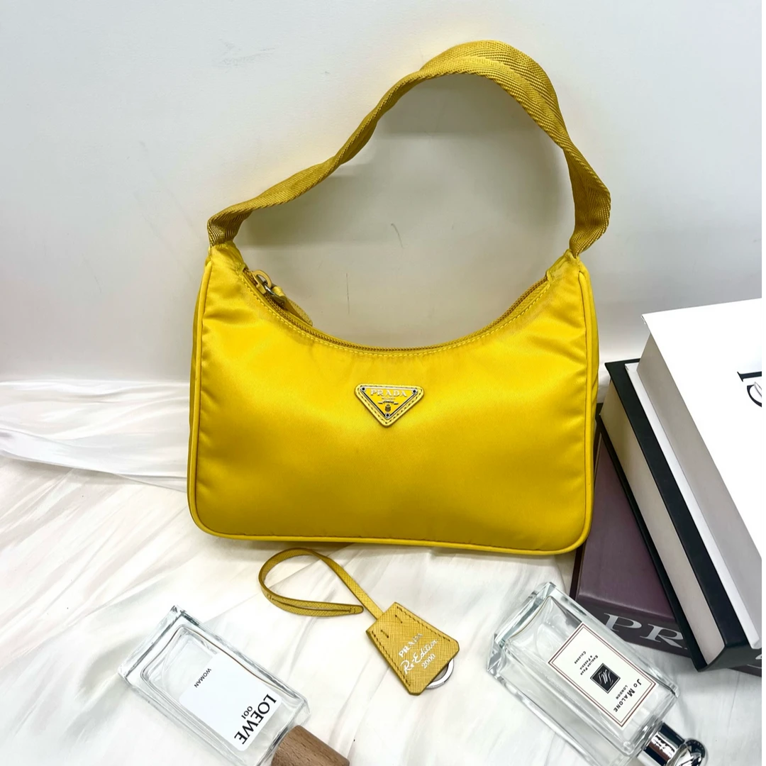 95新 Prada/普拉达  Hobo 尼龙月牙包腋下包倒三角银标