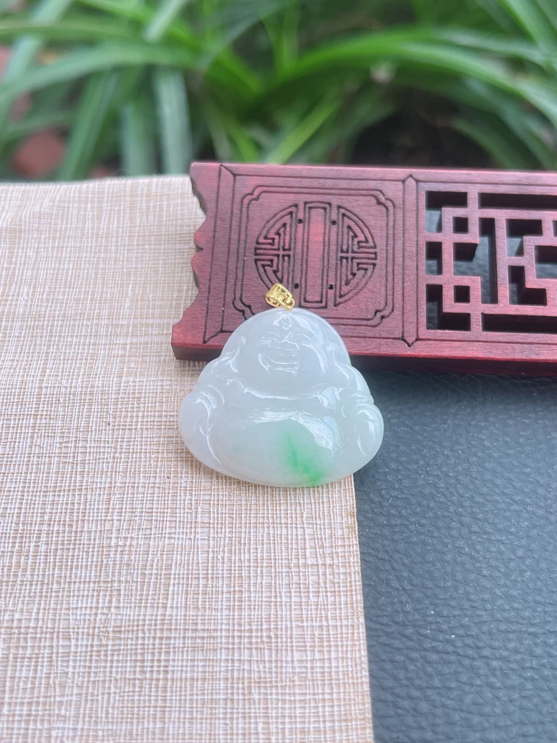 天然缅甸翡翠A货.水润细腻时尚飘阳绿佛公吊坠.尺寸29-31.7-5.3