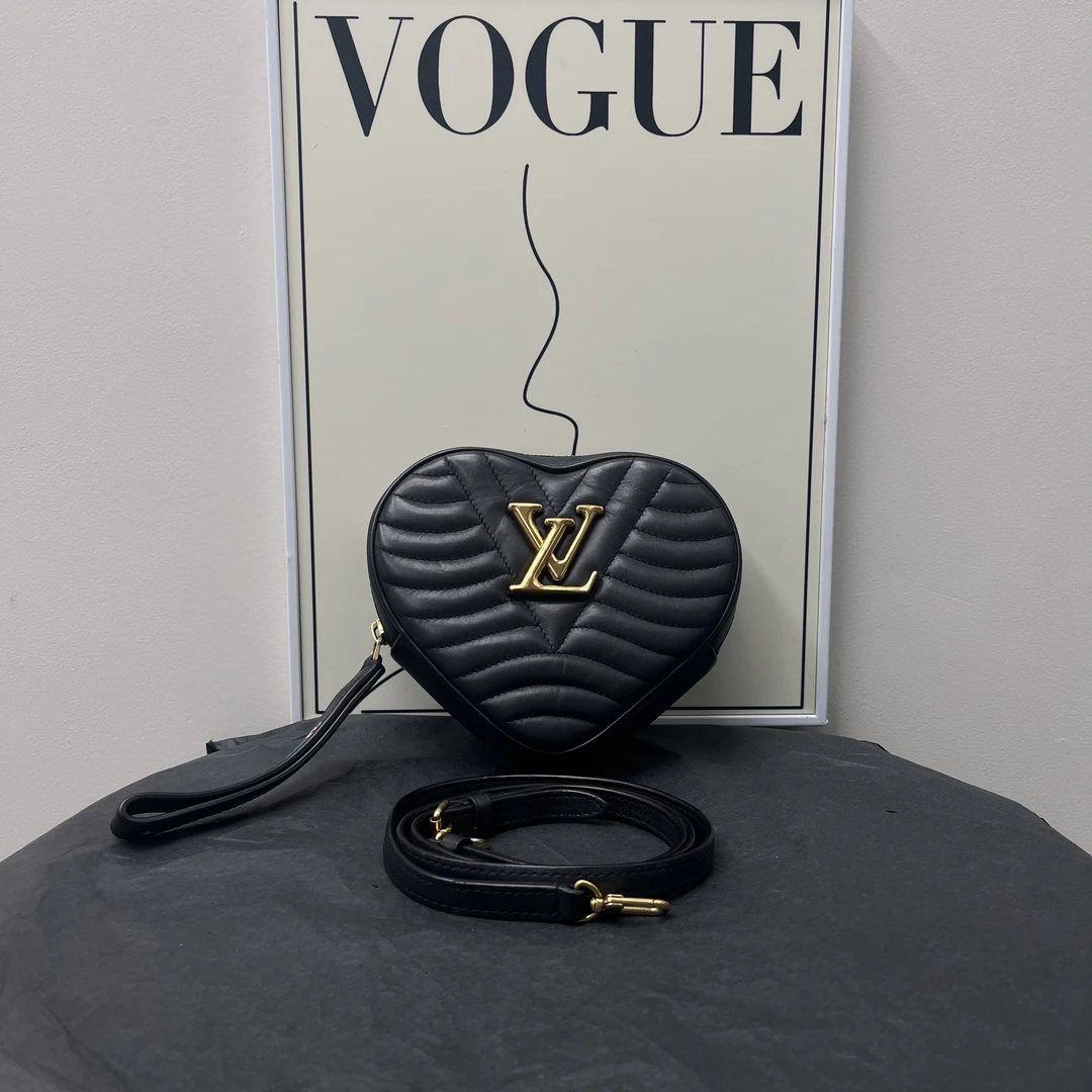 95新 LouisVuitton/路易威登 Wnew wave heart腰包芯片65344516