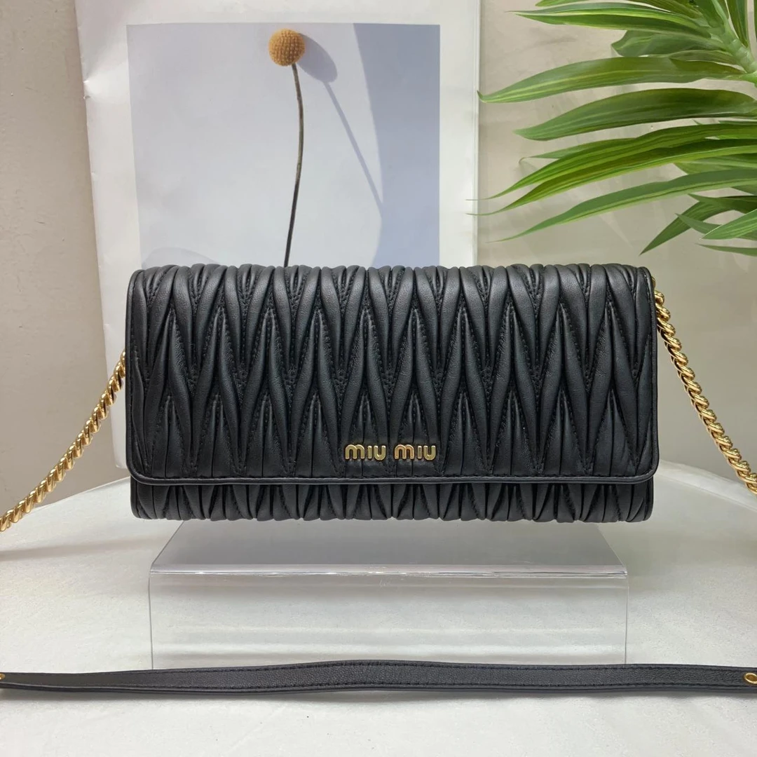 95新 MIU MIU/缪缪 W缪缪黑金褶皱woc链条包单肩包45192928