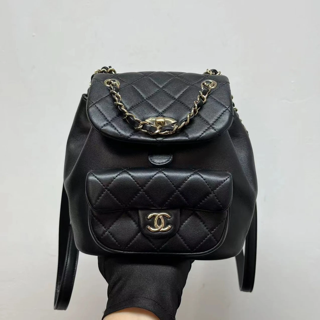 95新 Chanel/香奈儿 23c新款duma小号黑金双肩包书包/40788352