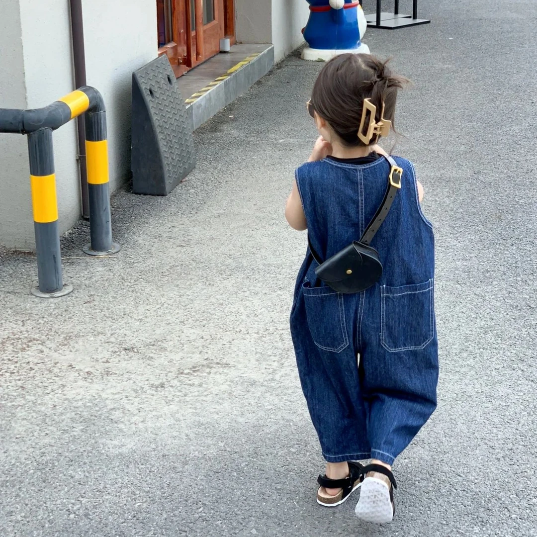 儿童连体背带裤2025春季男女童韩版洋气宽松工装无袖牛仔连体裤