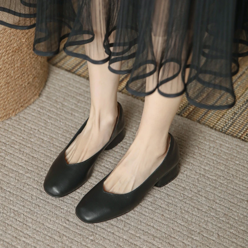 秋冬新款女鞋小牛皮浅口低跟圆头单鞋2025时尚舒适韩版风日常百搭