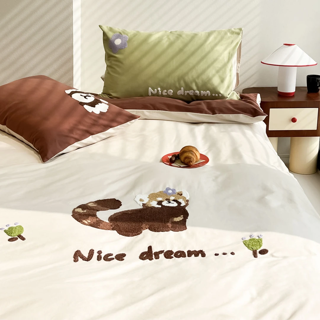 小熊猫糖糖 100支(50*50) 磨毛纯棉羽介原创卡通保暖亲肤四件套