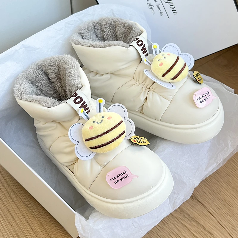 雪地靴女款冬季2023新款网红可爱小蜜蜂加绒保暖外穿厚底毛绒棉鞋