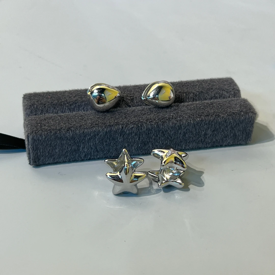 钛钢耳饰 Dm朵米轻奢耳钉气质时尚DME0298