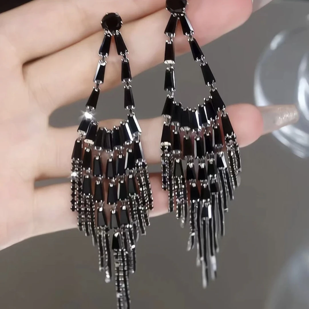 铜合金耳饰 欧美黑色流苏锆石耳环轻奢气质显白耳环冷淡风长耳坠