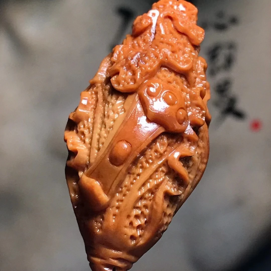 橄榄核雕刻如意白菜百财单籽挂件1.9*3.8cm招财进宝老料文玩把件