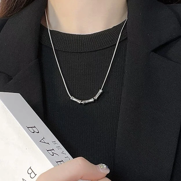 钛钢项链 小蛮腰吊坠项链小众高级感情侣毛衣链男配饰冷淡风饰品