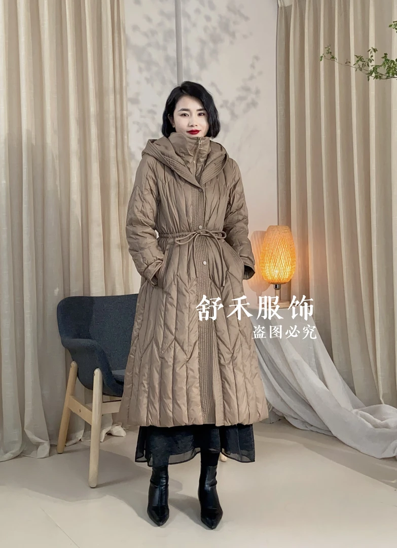 【舒禾轻奢】长款连帽收腰白鸭绒羽绒服气质时尚冬季保暖百搭设计师