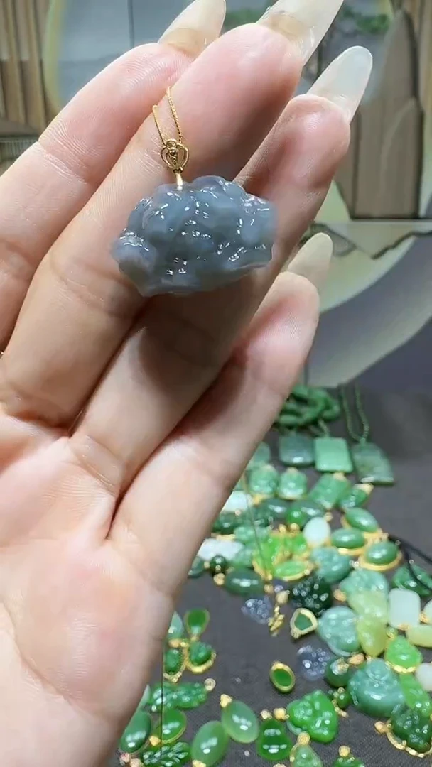 【闪购商品】和田玉挂件18K金镶嵌1