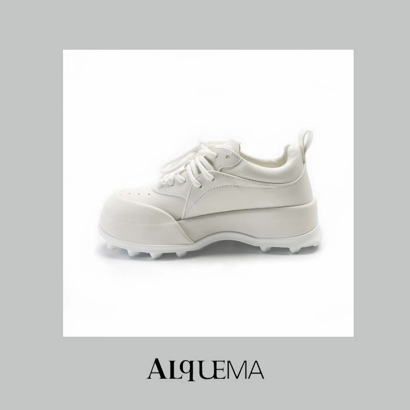 佩佩推荐 高品质时尚百搭厚底系带气质潮款ins休闲小白女鞋B696