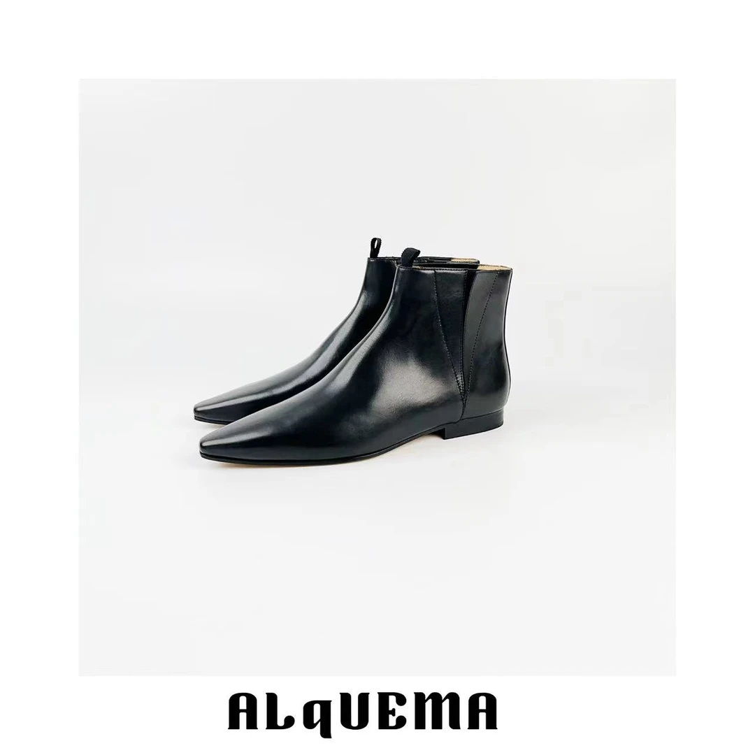 佩佩推荐 尖头套筒短靴女英伦风平底低粗跟切尔西马丁靴单靴 B662