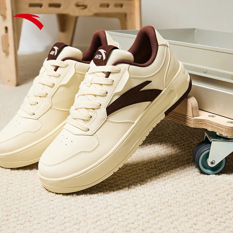 安踏板鞋男女2024春轻质革面经典百搭小白鞋运动休闲鞋学生轻便