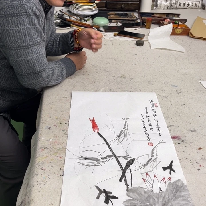 绘画绘画板子弹幕后面