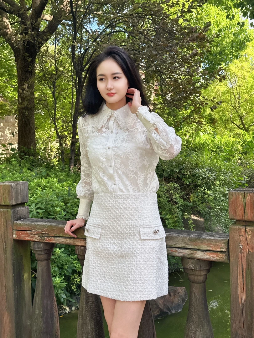 2024秋冬蕾丝上衣重工刺绣洋气小衫高端轻奢设计感衬衫P142404D